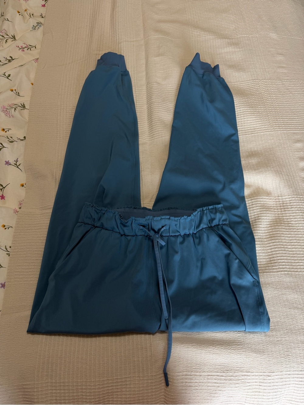 Lululemon Stretch High-Rise Jogger *Full Length - Picture 3 of 4